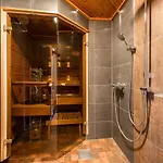 Historical Loft With Sauna & Free Parking, Hosts Up To 7 Guests Lejlighed *