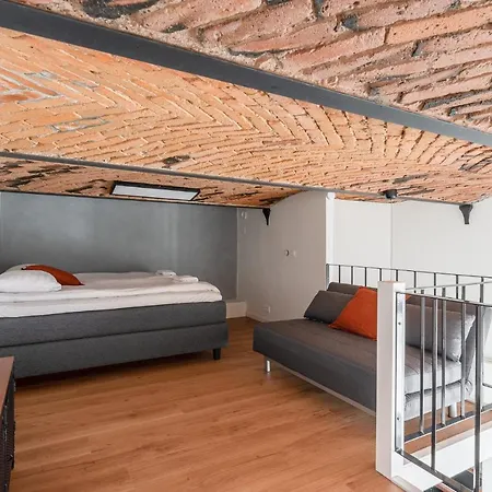 Historical Loft With Sauna & Free Parking, Hosts Up To 7 Guests * 탐페레